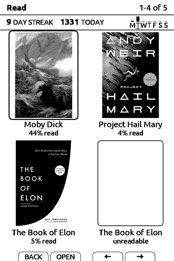 The bookshelf showing real covers, a reading streak and progress on each book